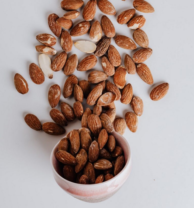 Almond Extract Vs Almond Flavoring What is The Difference? Food Readme